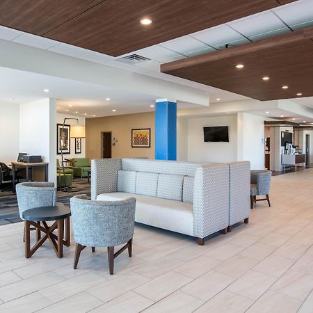 Holiday Inn Express & Suites Ludington By Ihg Exterior photo