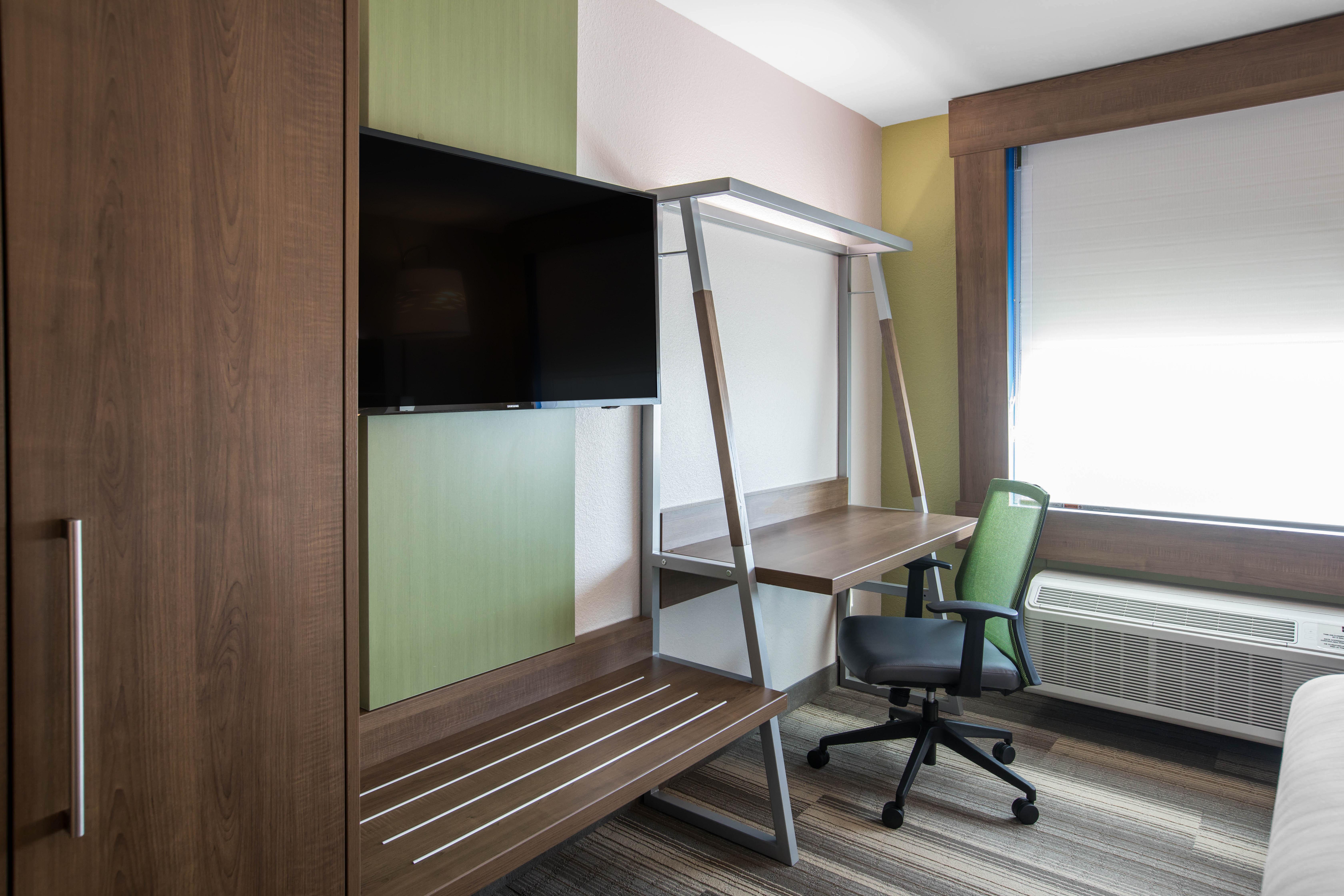 Holiday Inn Express & Suites Ludington By Ihg Exterior photo