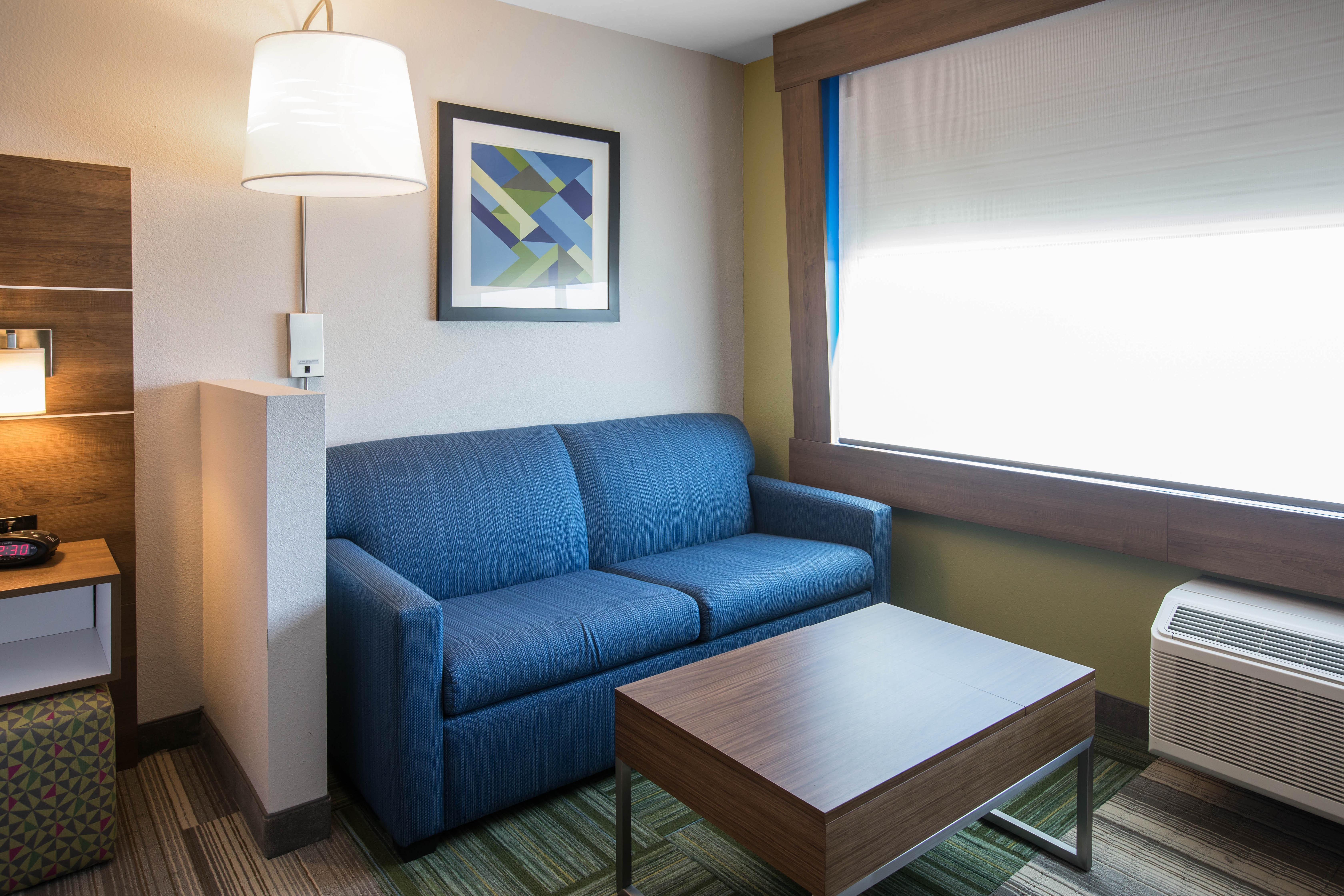 Holiday Inn Express & Suites Ludington By Ihg Exterior photo