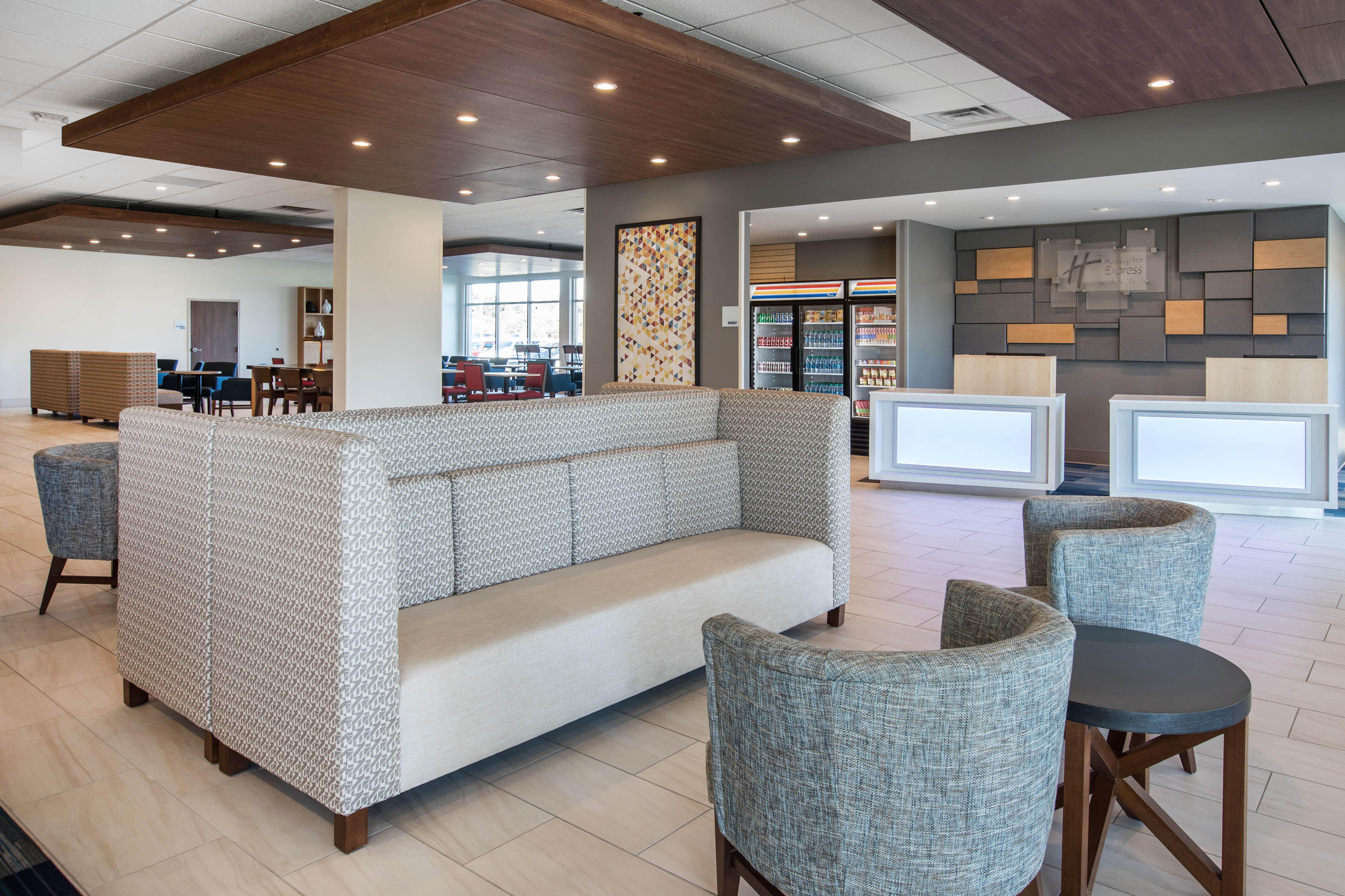 Holiday Inn Express & Suites Ludington By Ihg Exterior photo