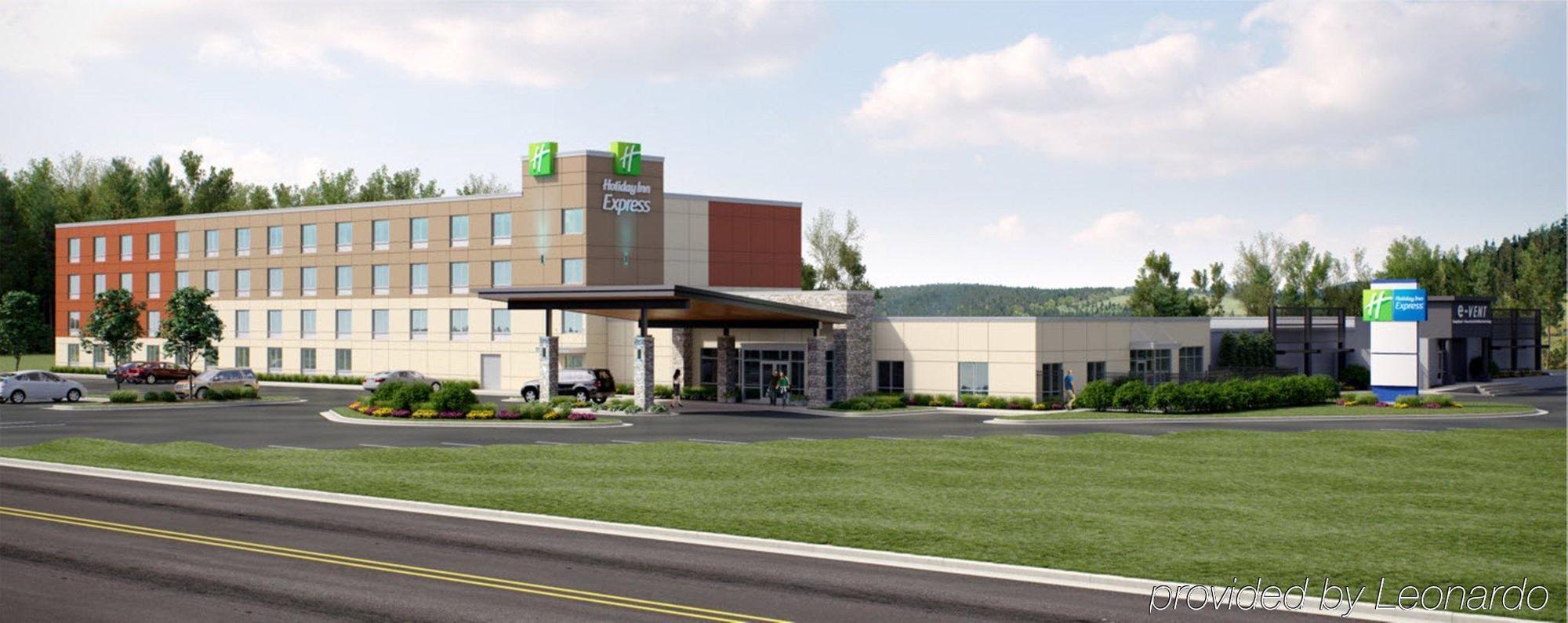 Holiday Inn Express & Suites Ludington By Ihg Exterior photo