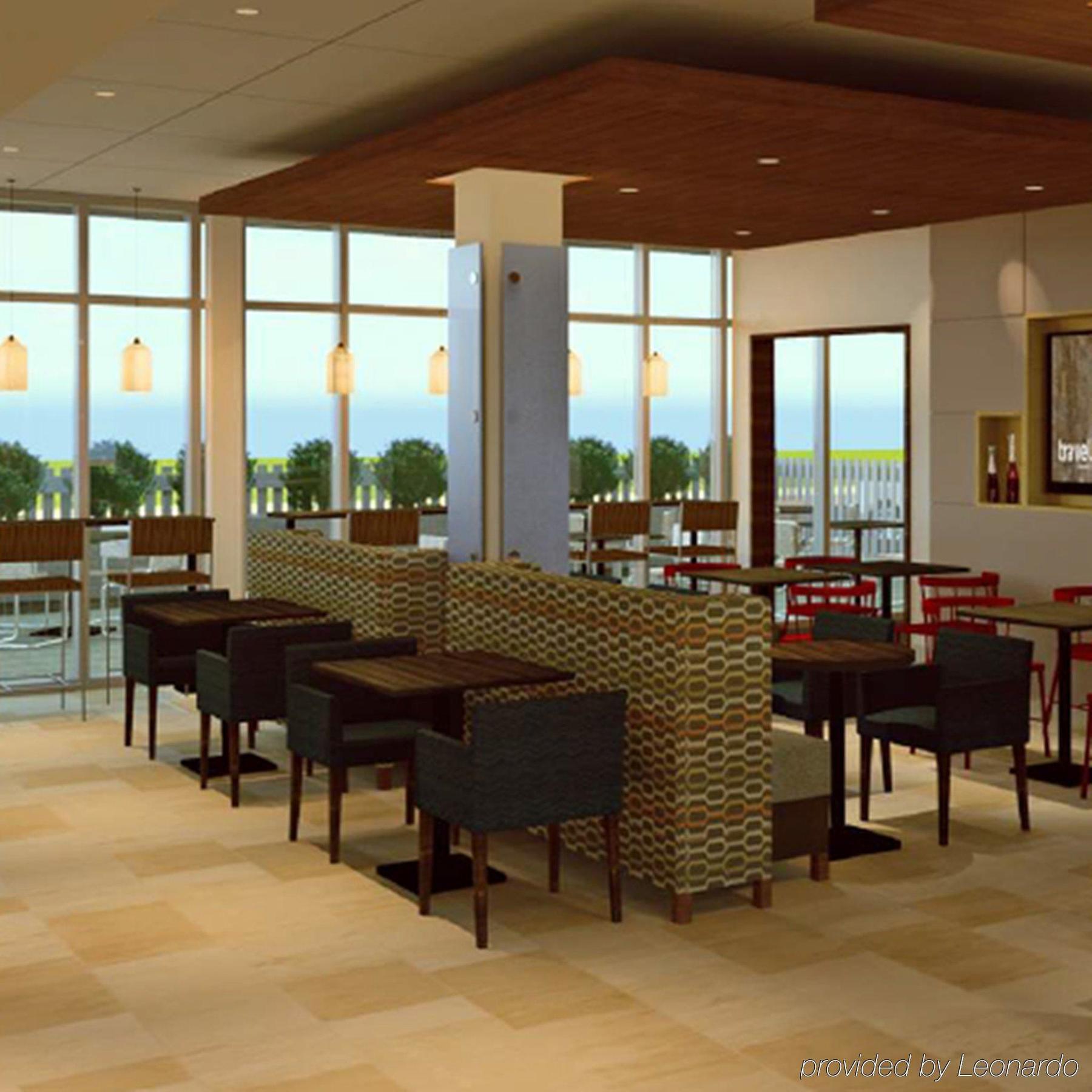 Holiday Inn Express & Suites Ludington By Ihg Exterior photo